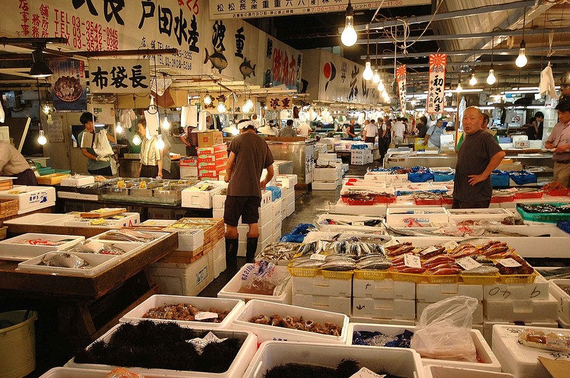 marche-aux-poissons-de-Tsukij